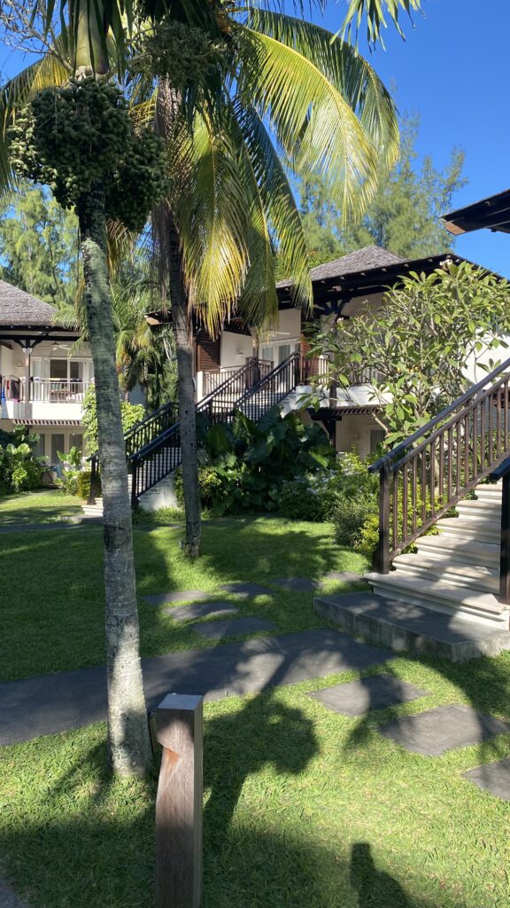 Vilky v&nbsp;zahradě u&nbsp;resortu Lux Le Morne se superior pokoji a&nbsp;family pokoji.